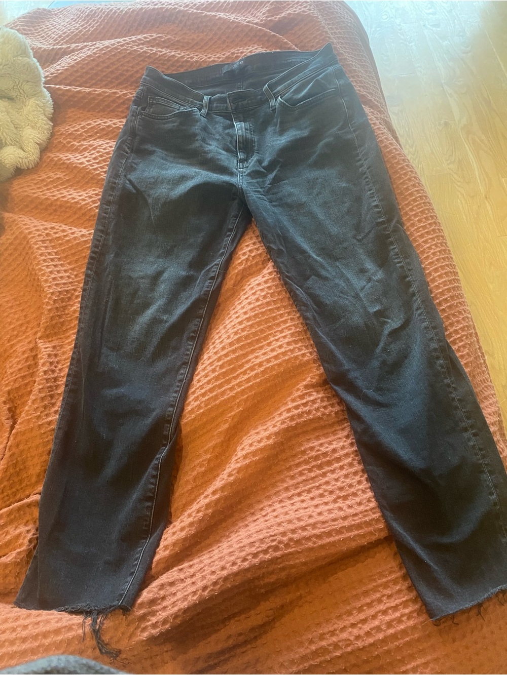 Women's Black Stretch Jeans- Joes Jeans - distressed hem- straight leg sz29
